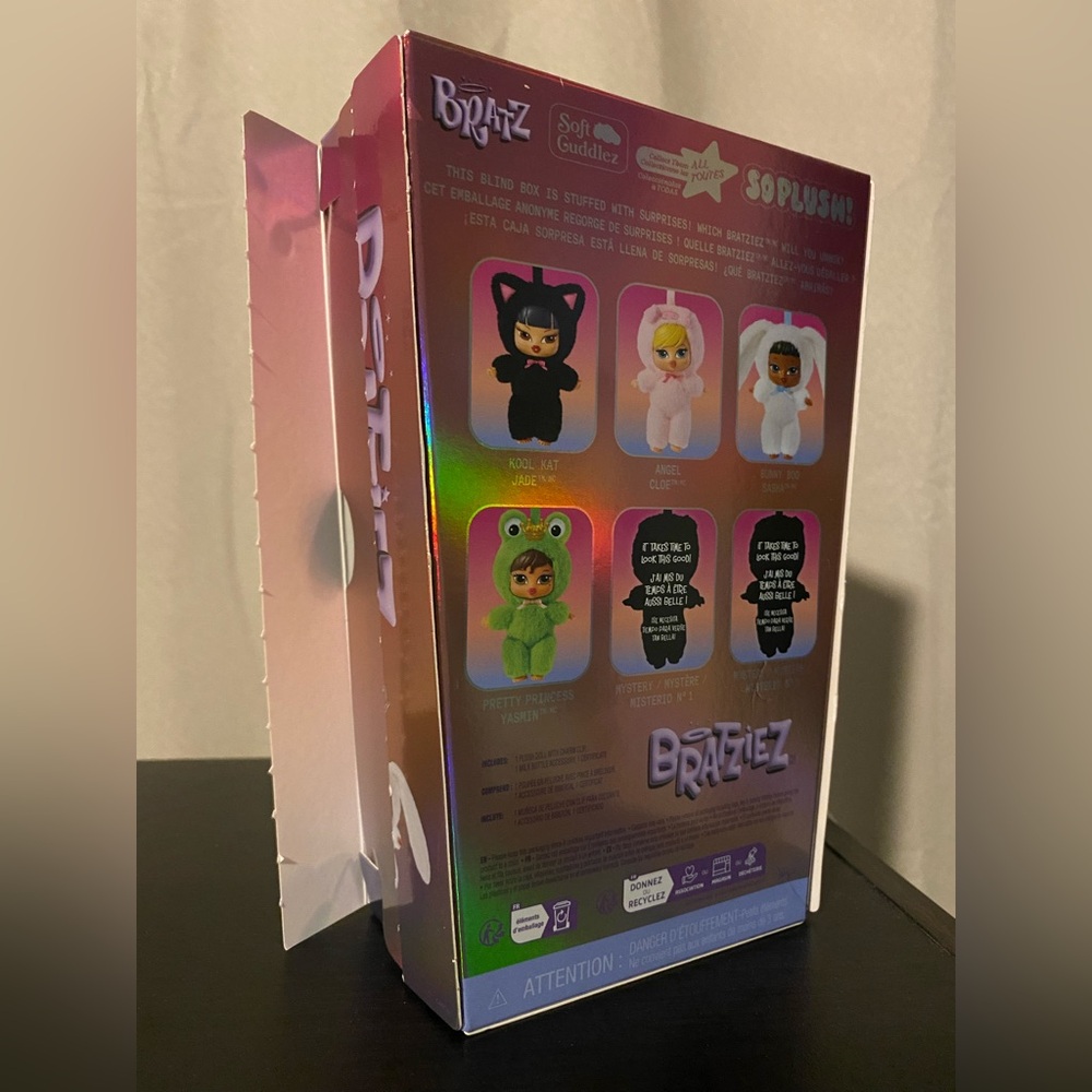 Bratziez Keychain Mystery Box - Picture 4 of 5
